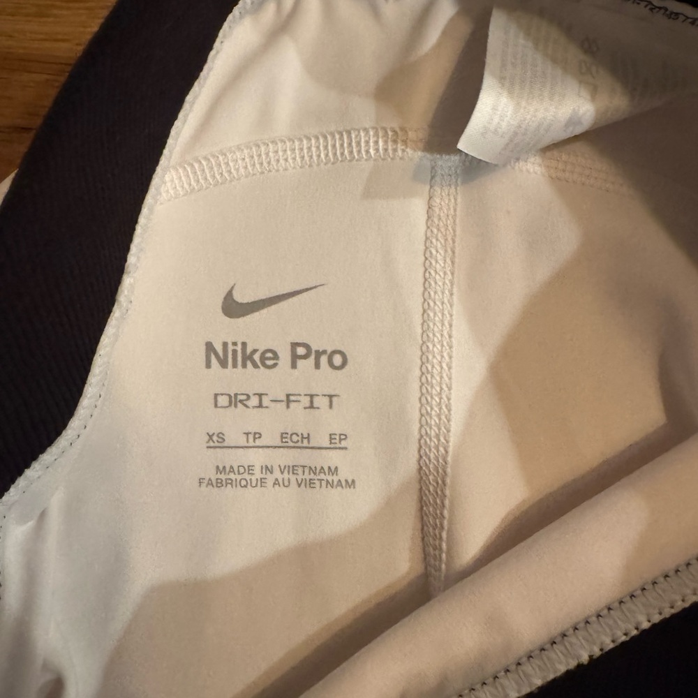 Nike Women's Black and White Athletic Shorts 3” - Picture 4 of 4